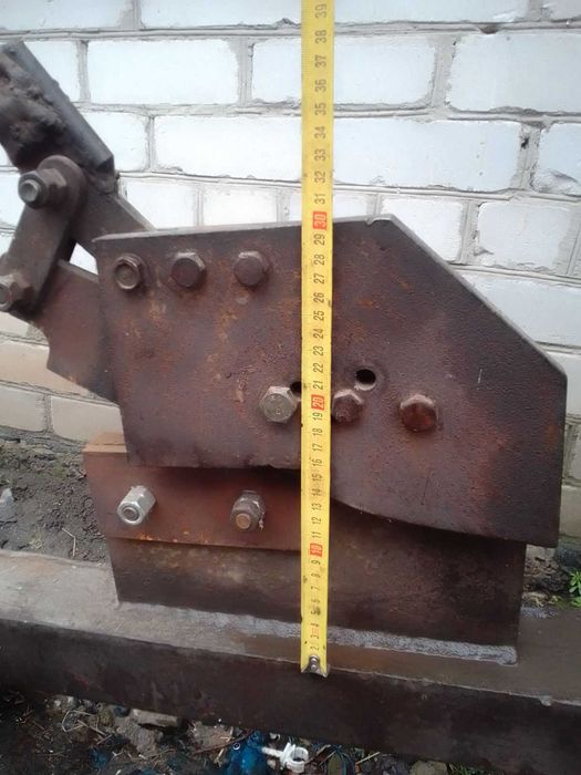 Великі ножиці по металу