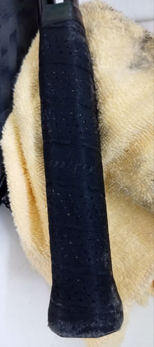 Raquete tênis dunlop junior 25 200g. 
Trás a Bolsa.

OBS: A Raquete te