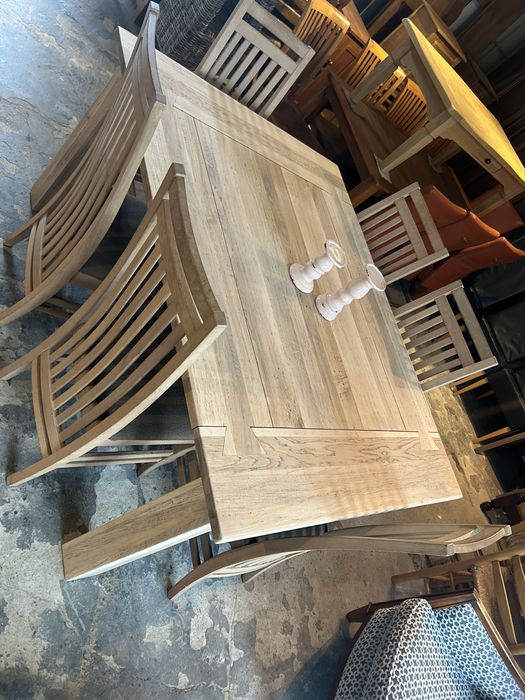 Stół drewniany dębowy w stylu framhouse