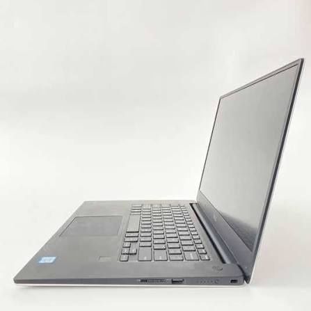 Ноутбук Dell xps15 9560