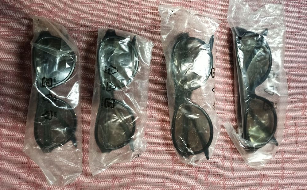 Комплект (4 шт.) 3D окуляри LG