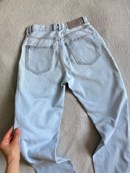 Голубые джинсы mom pull&bear 36 s