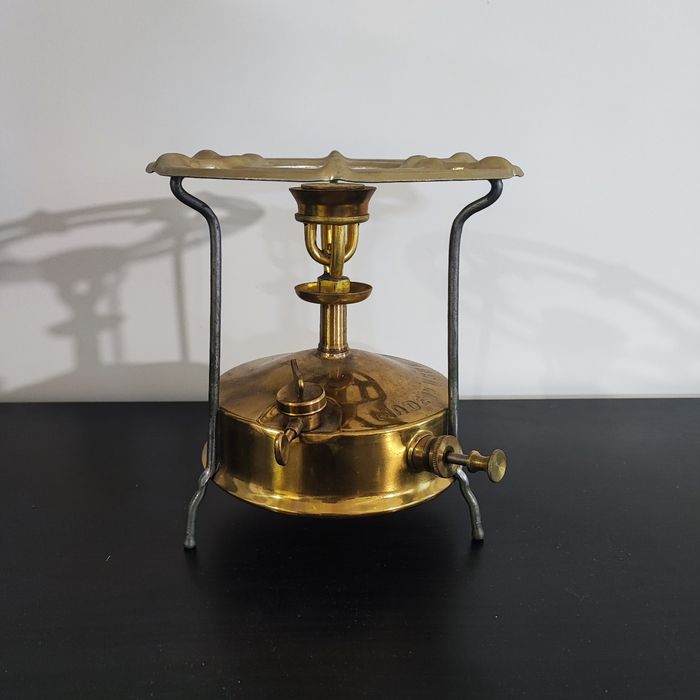 PRL - stara kuchenka na naftę