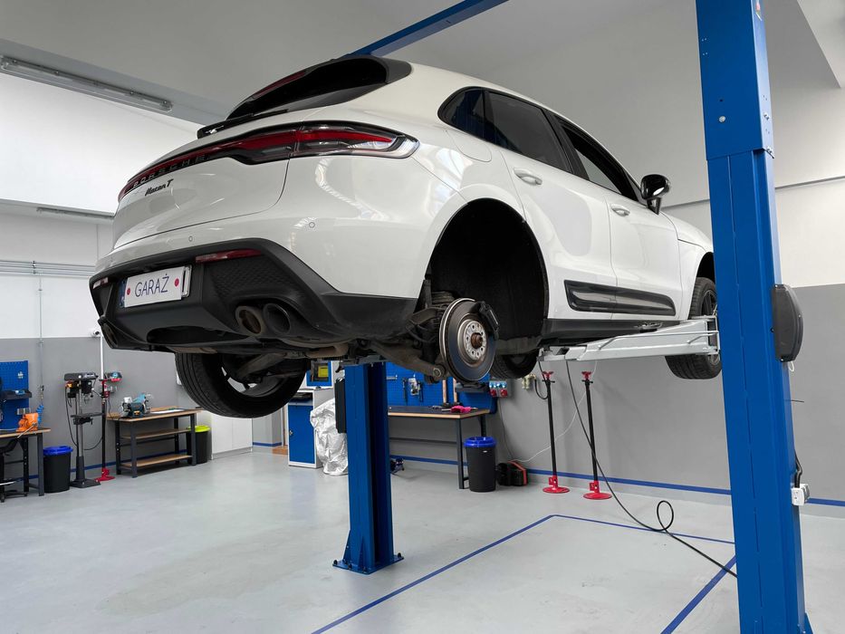 Podnośniki warsztatowe narzędzia wymiana oleju warsztat samoobsługowy