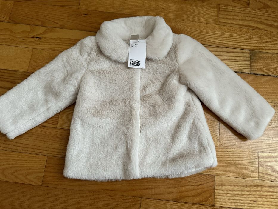 Біла шубка для дівчинки