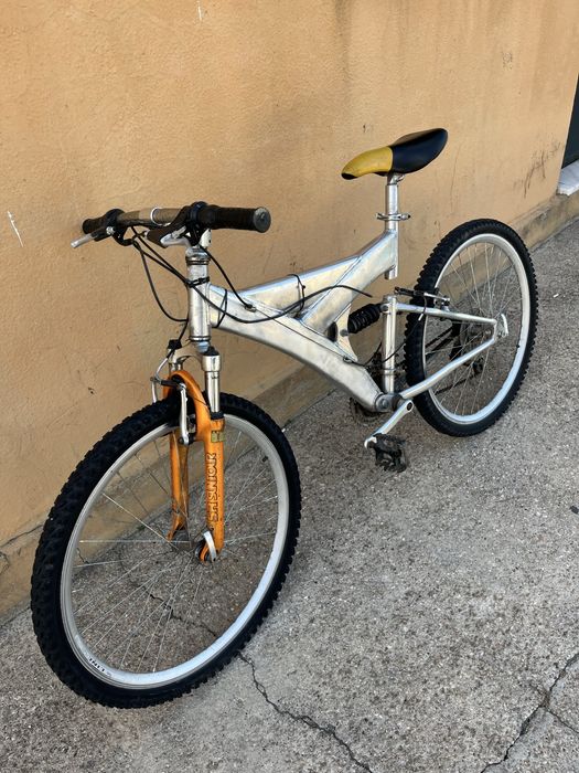 bicicleta full suspension