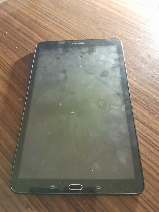 Tablet Samsung w bardzo dobrym stanie.