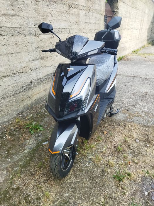Електроскутер SokMoto Wolf 2999W. 72V45Ah Lifepo4.