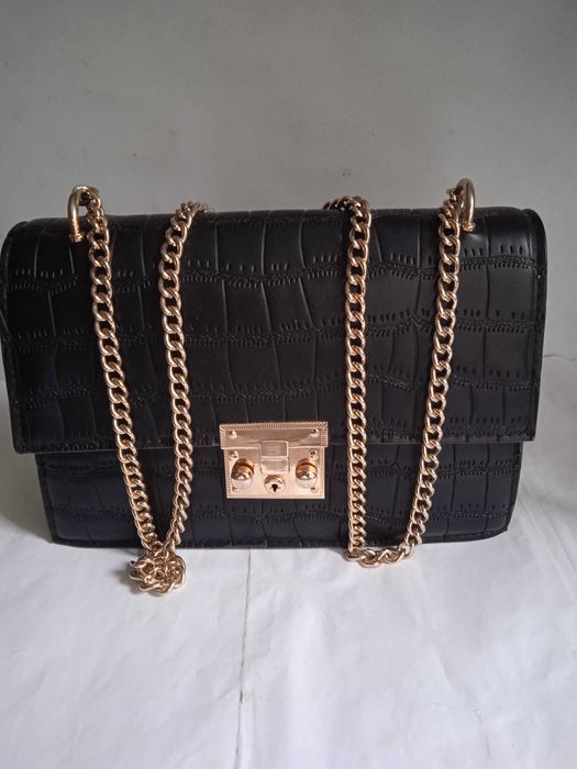 Сумочка женская в стиле Gucci.