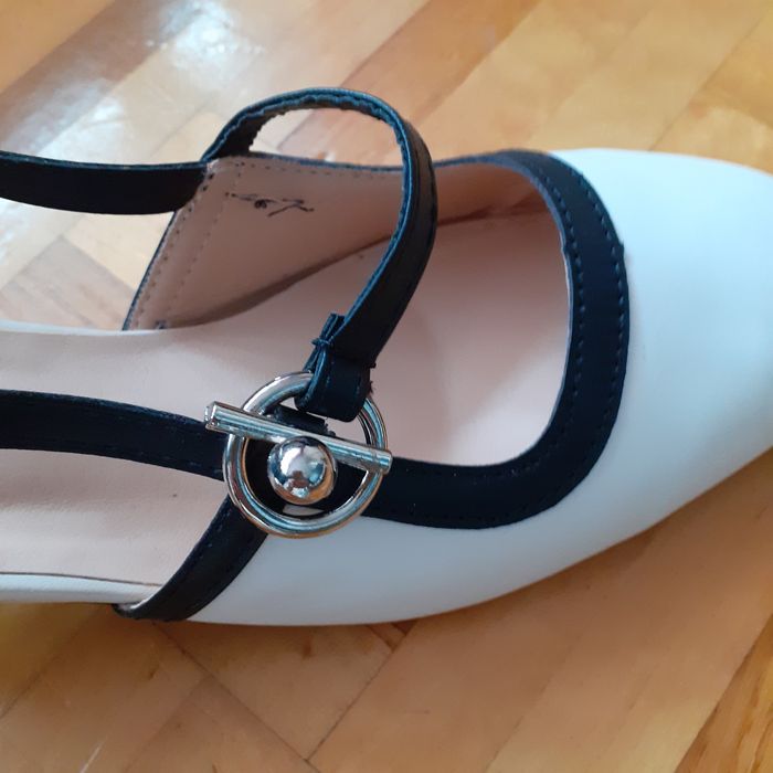 Nowe eleganckie buty,  czółenka. Rozm. 37