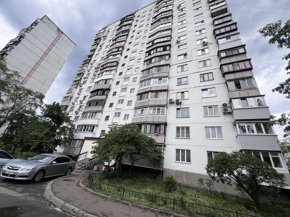Продаж 1-кімнатної квартири проспект Романа Шухевича, 28-А Дніпровський