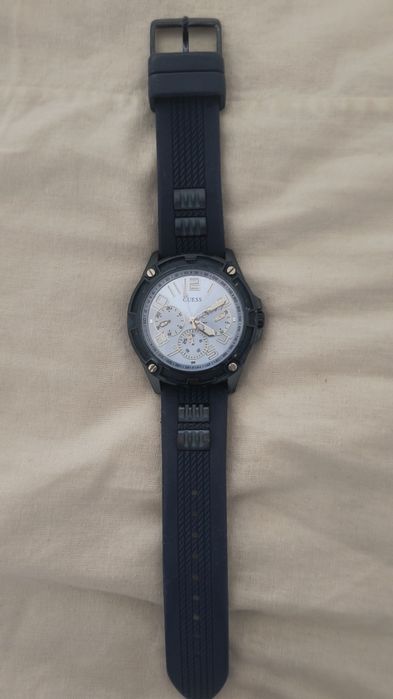 Продам часы Guess