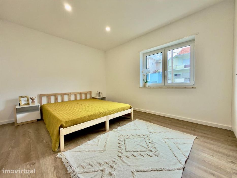 Apartamento T4 com garagem na Guarda Inglesa, Santa Clara