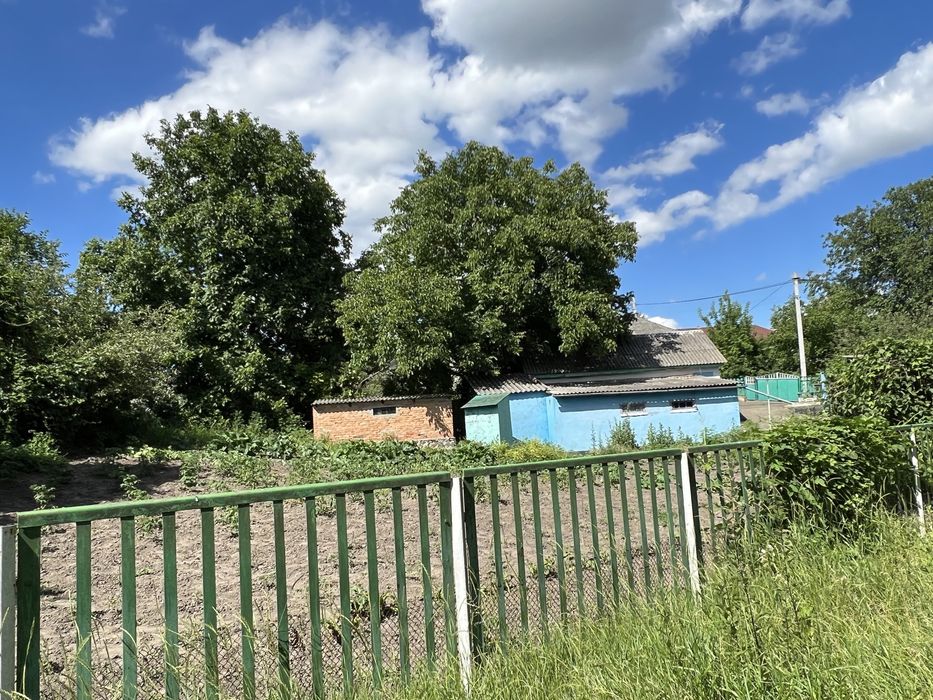 Продам будинок на березі річки!