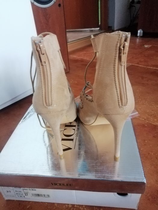 Nowe. Buty na wysokim obcasie rozm. 37