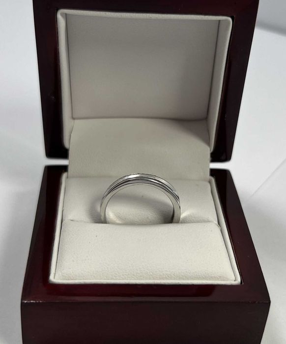 Srebrny Pierścionek 2,52G 925