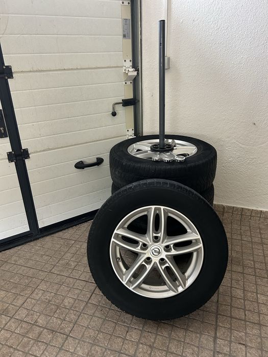 Conjunto Jantes Pneus 215/65 R16