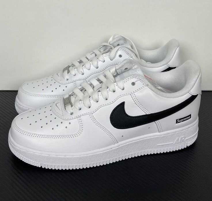 Nike_ Air Force 1 Supreme R.38