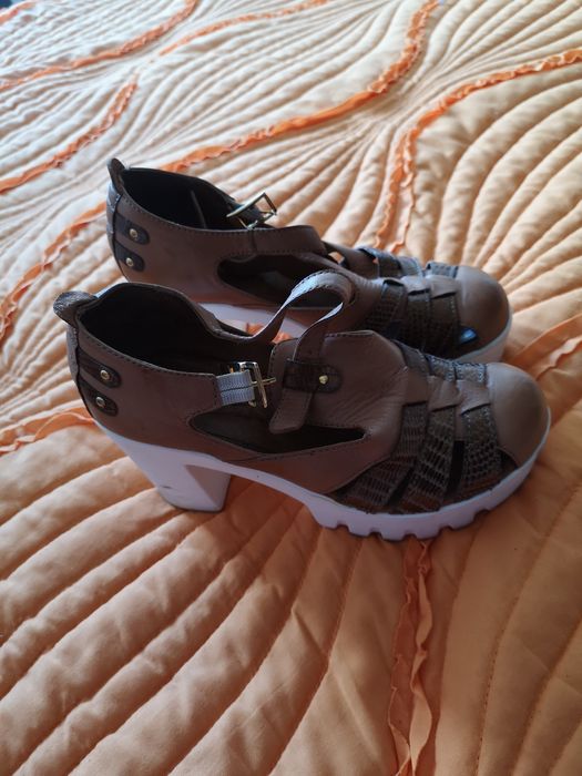 Sapatos de senhora 36