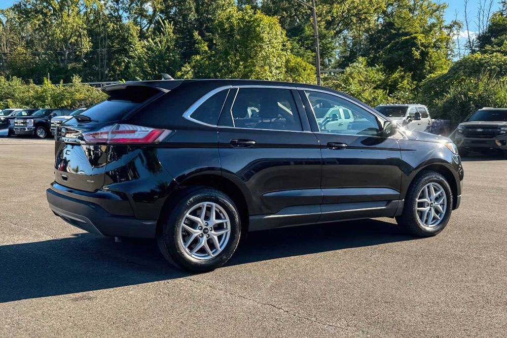 Ford Edge      2023