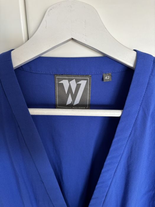 Niebieska chabrowa sukienka midi Wólczanka 42