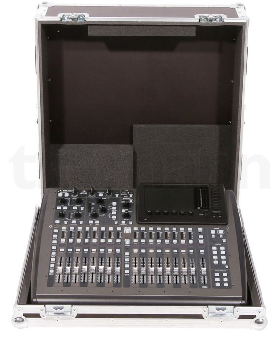 Behringer x32 compact