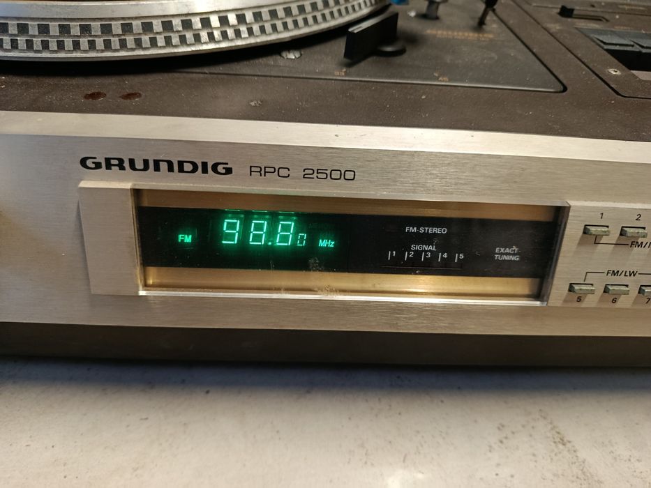 Gramofon Grundig RPC 2500