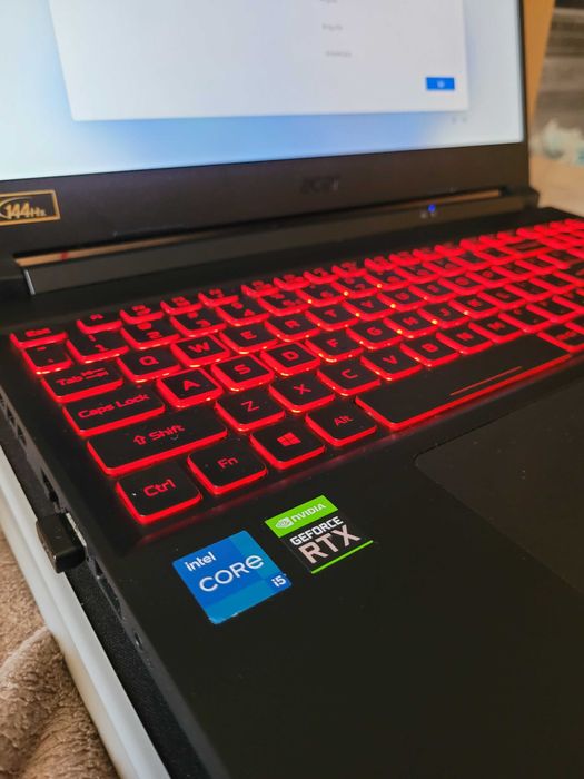 Laptop Acer Nitro 5 15,6" i5 11400H RTX3050Ti 16/512GB