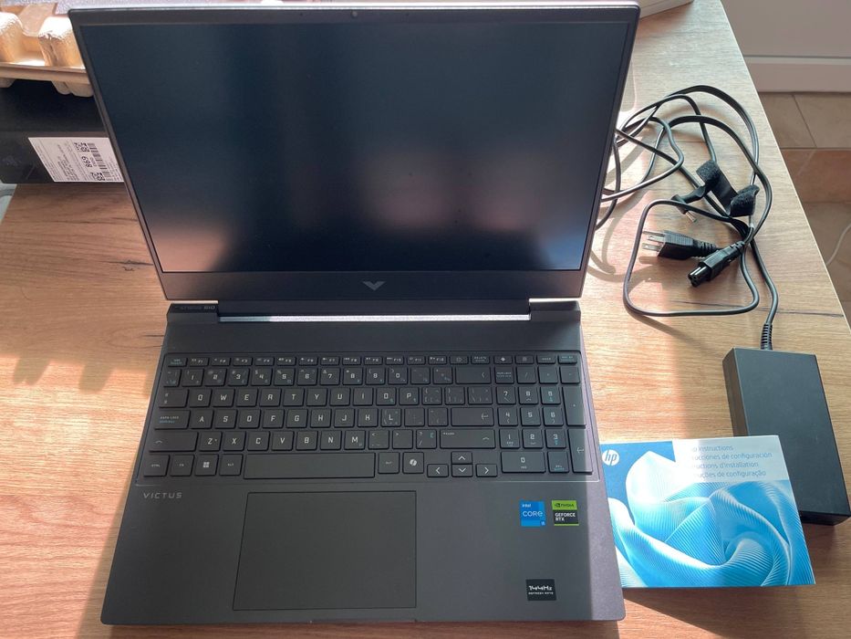 HP Victus 15 FA2031NS
