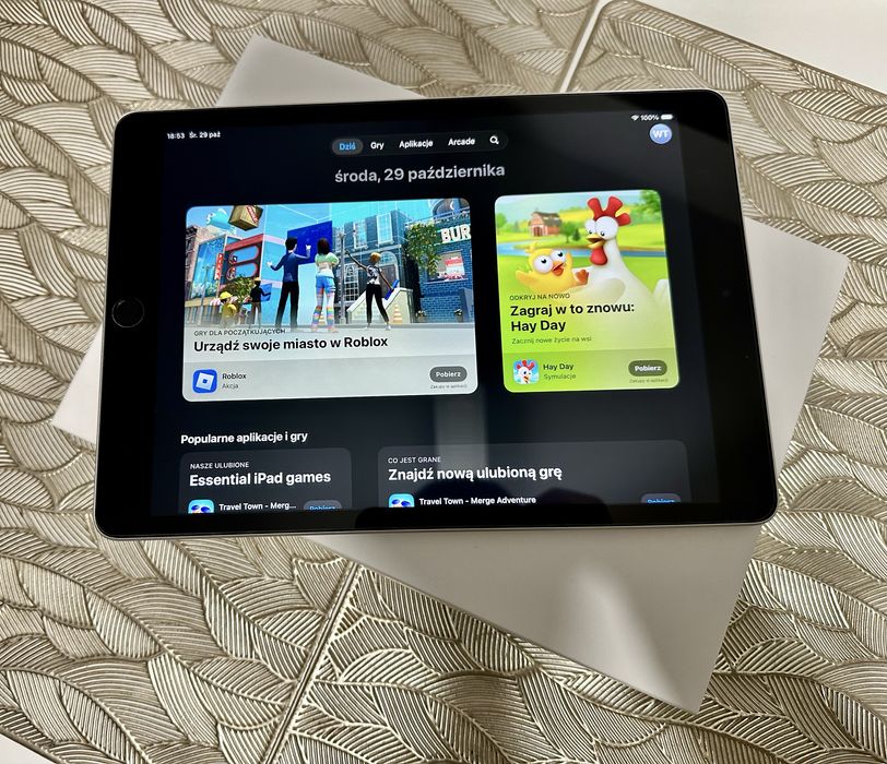 iPad 9th, srebrny, stan idealny. Duży zestaw. Apple. Mało używany.