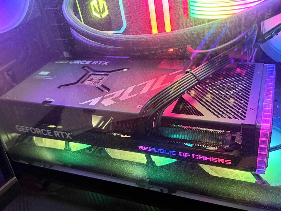 AMD Ryzen 7 7800X3D  Płyta główna B650M  Karta graficzna RTX 4070  Pamięć RAM 64 B 6000 MHz  Dysk SSD 2 TB M.2  Windows 11 Home Advanced  SKU: 1636145