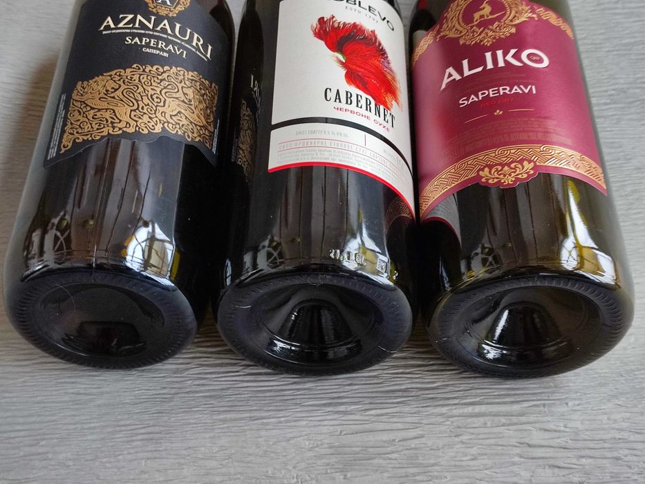 Бутылка винная стеклянная 1.5л