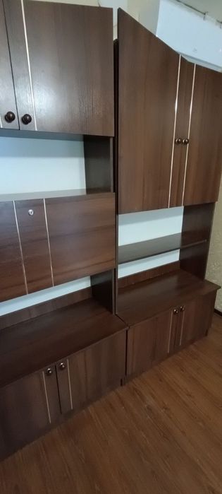 2 шафи для речей/меблева стінка