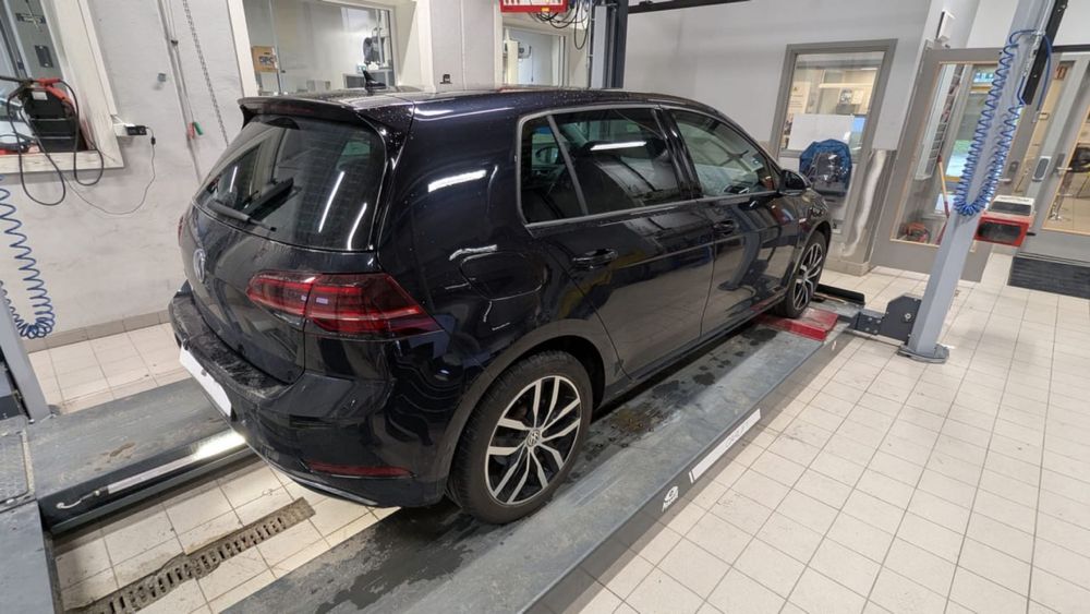 Volkswagen e-Golf 2020 (36 kw/шкіра/дінаудіо/клімат/круіз/лед панель)