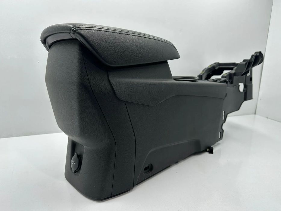 Apoio Braço / Consola Central - Ford Focus III (2013)