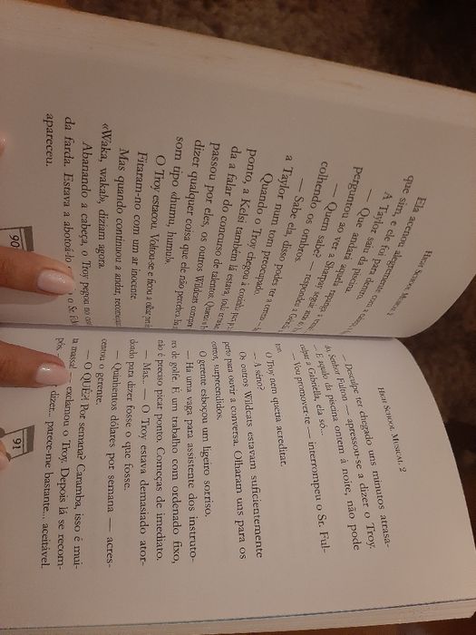 Livro criança higiene school music2