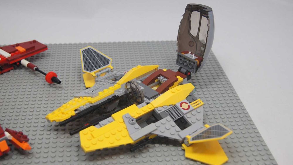 Lego Star Wars 9497 - Republic Striker i 75038 - Jedi Interceptor