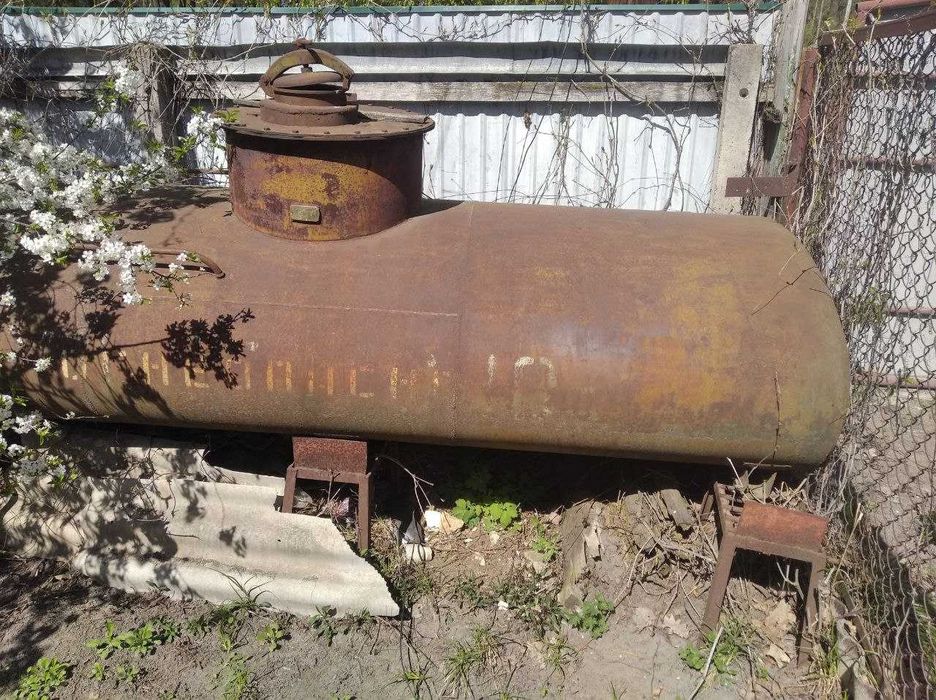 Цистерна б/у від старого бензовозу
