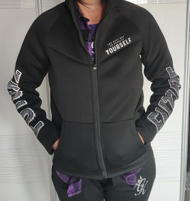 Czarna bluzka z odblaskami