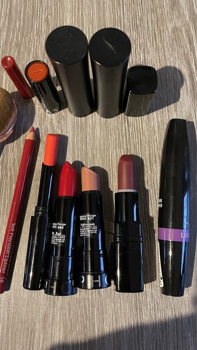 pędzle do makijażu szminki puder róże gąbka do czyszczenia pędzi