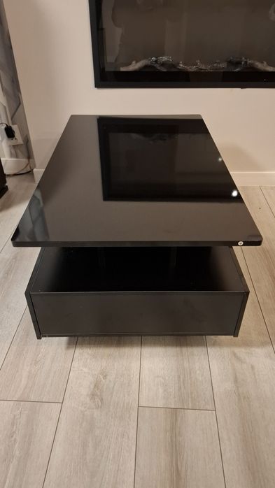 Stolik kawowy z 4 szufladami i podświetleniem LED