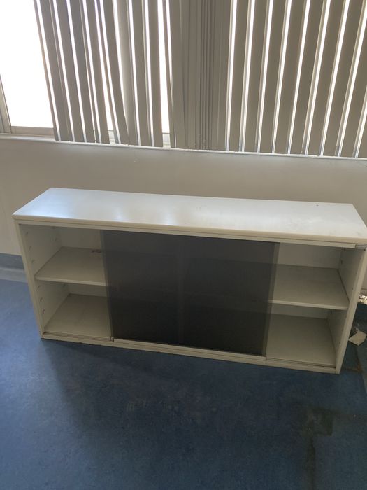 Móvel escritório com prateleira