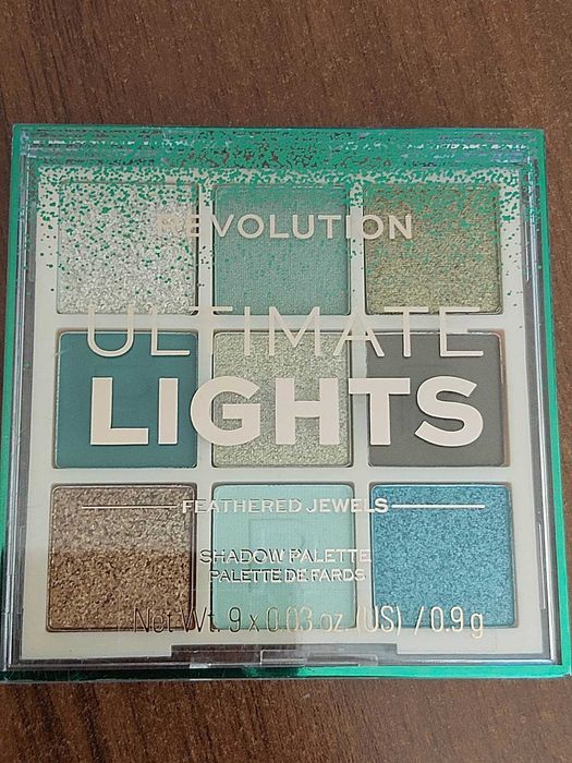 Cienie do oczu Makeup Revolution Ultimate Lights