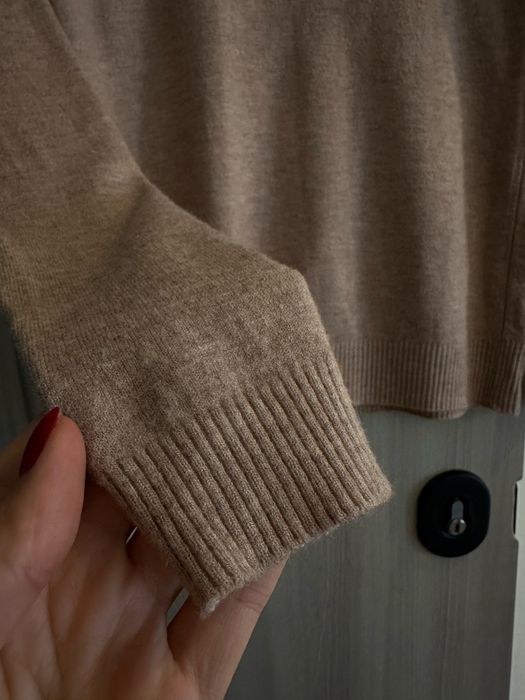 Дві кофти під горло, розмір М