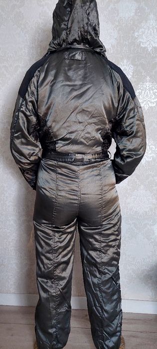 Продам ж1ночий лижний комб1незон.