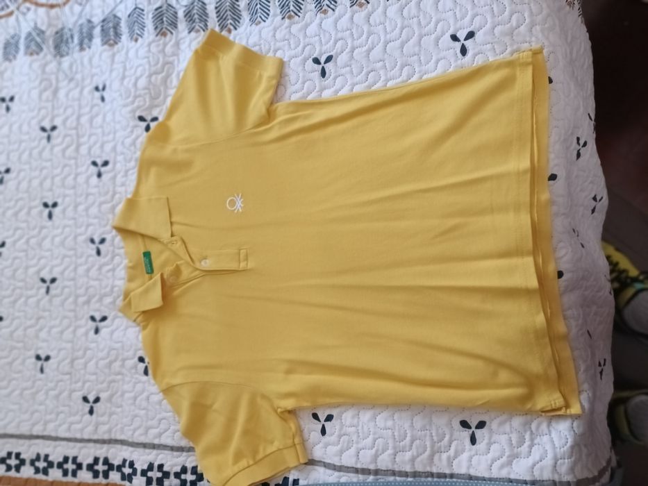 Polo benneton amarelo 9/10 anos
