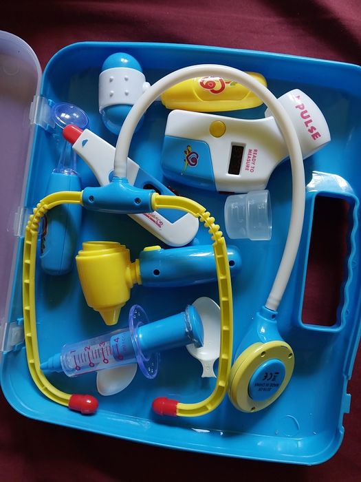 Zabawka przyrządy lekarskie
