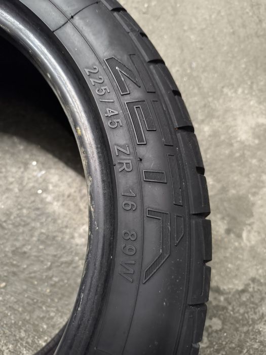 Vendo Pneus 225/45/16r