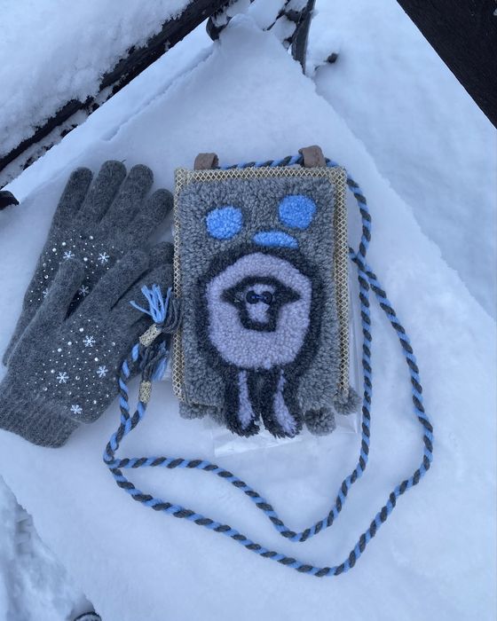 Сумка-кишеня, тайстра з овечкою і квіткою. Килимова ручна вишивка.
