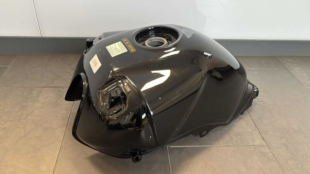 Zbiornik Paliwa Bak Honda CBF 600. 2004-07 [2179] ŁADNY